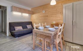 Detente et convivialite au pied des montagnes